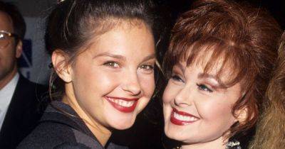 Ashley Judd Shares The Last Words She Said To Her Mom, Naomi Judd, As She Was Dying - huffpost.com - county Anderson - county Cooper