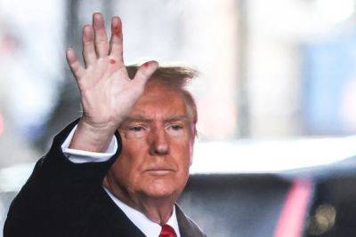 Donald Trump - Jean Carroll - Mika Brzezinski - Joe Scarborough - Kelly Rissman - Red - Red spots on Donald Trump’s hand spark speculation - independent.co.uk - Usa - state New Hampshire - New York