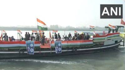 River - Bharat Jodo Nyay Yatra: Rahul Gandhi navigates Brahmaputra river on boat journey| WATCH - livemint.com