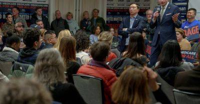Neil Vigdor - With Andrew Yang in Tow, Dean Phillips Finally Draws a Crowd - nytimes.com - state New Hampshire - city Manchester, state New Hampshire