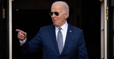 Joe Biden - Marianne Williamson - Jim Clyburn - Daniel Marans - Dean Phillips - Biden Wins New Hampshire Primary Without Being On The Ballot - huffpost.com - state South Carolina - state New Hampshire - county Granite