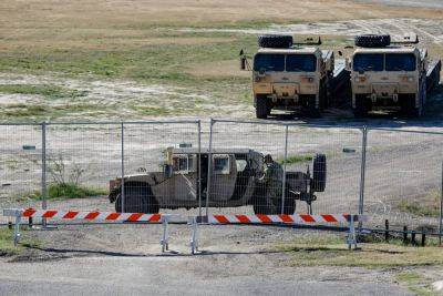 Richard Hall - Stand-off on the Rio Grande: Texas National Guard faces off against the federal government in a fight over razor wire - independent.co.uk - Usa - state Texas - Mexico - county Rio Grande - county Park - county Eagle - county Shelby