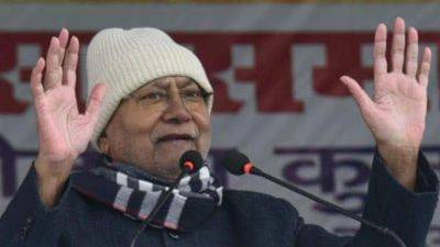 Nitish Kumar - Chirag Paswan - Bihar political turmoil: Mahagathbandhan on tenterhooks as Nitish Kumar edges towards NDA | 10 points - livemint.com
