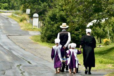 ‘We leave it in God’s hands’: Republicans court a skeptical Amish community in Pennsylvania