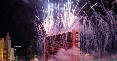 Steve Wynn - Las Vegas' Tropicana Casino Implodes In Spectacular Style - huffpost.com - city Las Vegas - city Sin