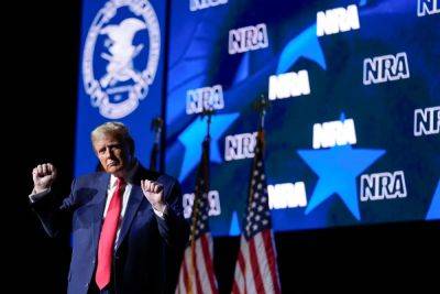 Donald Trump - Abraham Lincoln - Michelle Del Rey - Trump Says - Trump says he witnessed a migrant stealing a refrigerator: highlights from his NRA event speech - independent.co.uk - Usa - Washington, county George - county George - state Pennsylvania - state Virginia - city Harrisburg, state Pennsylvania - Richmond, state Virginia