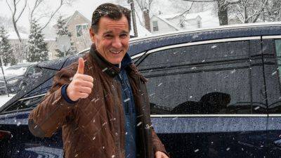 Kevin Breuninger - Bill - Tom Suozzi - Mazi Pilip - New Yorkers - Rep - New Yorkers brave heavy snow to vote in special election to replace ex-Rep. George Santos - cnbc.com - Usa - county George - city New York - New York - city Santos, county George