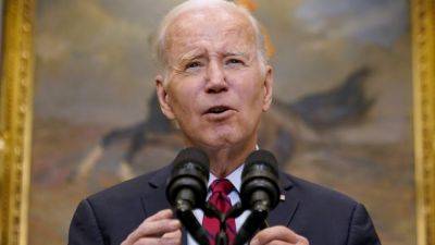 Biden’s rightward shift on immigration angers advocates. But it’s resonating with many Democrats