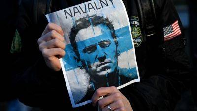 Vladimir Putin - Alexei Navalny - More than 400 detained in Russia at events in memory of Navalny, rights group says - cnbc.com - Ukraine - Russia - city Moscow - city Saint Petersburg