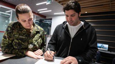 Vast majority of permanent residents applying to join military not accepted in 1st year of eligibility: data