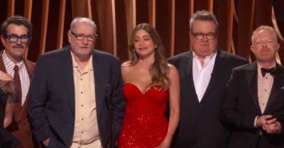 Sofia Vergara - Carly Ledbetter - 'Modern Family' Cast Begs For Their Old Jobs Back In Hilarious SAG Awards Speech - huffpost.com - county Tyler