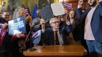 Tony Evers - Bill - SCOTT BAUER - Redistricting experts submit $128K bill for review of Wisconsin legislative maps - apnews.com - Madison, state Wisconsin - state Wisconsin