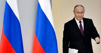 Vladimir Putin - Emmanuel Macron - West - Putin warns the West that sending troops to Ukraine risks a nuclear war - nbcnews.com - Usa - Ukraine - Russia - France - city Moscow