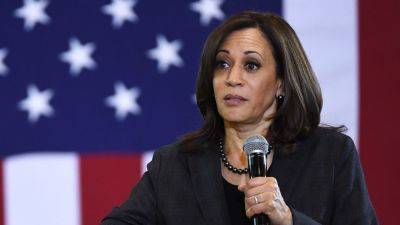 Kamala Harris praises 'nonpartisan poll worker,' which immediately backfires when people learn who he is