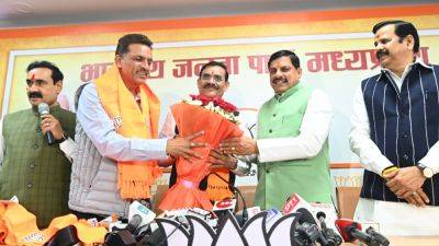 Upset with Congress for skipping Ayodhya event, Jabalpur Mayor, Digvijaya aide cross over to BJP