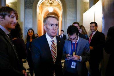 Joe Biden - Donald Trump - Mitch Macconnell - James Lankford - Fox News - John Bowden - Lankford says ‘popular commentator’ threatened to ‘destroy’ his efforts to solve border crisis - independent.co.uk - Usa - Mexico - state Oklahoma