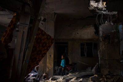Israeli bombs target Gaza's crowded Rafah as the US warns Israel against sending troops there