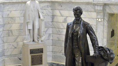 Kentucky House backs giving lawmakers authority over statues in Capitol Rotunda