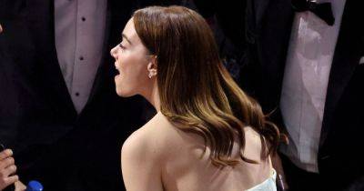 Emma Stone Caught Having Sudden Freak Out Backstage At The Oscars For A Sweet Reason