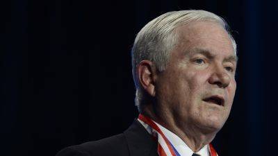 William & Mary will name building after former defense secretary Robert Gates
