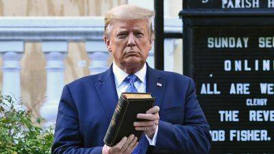 Donald Trump - Ronald Reagan - Cash-strapped Trump is now selling $60 Bibles, U.S. Constitution included - npr.org - Usa - New York
