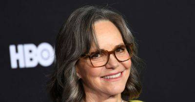 Carly Ledbetter - Sally Field Explains How Becoming A Mom At 23 'Saved' Her - huffpost.com