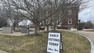 Joe Biden - Donald Trump - Joe Lieberman - Connecticut - Connecticut becomes one of the last states to allow early voting after years of debate - apnews.com - Usa - state New Hampshire - state Mississippi - state Alabama - state Connecticut - state Delaware