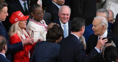 Joe Biden - Marjorie Taylor Greene - Marjorie Taylor - Arthur Delaney - Steven Horsford - Maga - Marjorie Taylor Greene Dons MAGA Hat, Accosts Biden At State Of The Union - huffpost.com - Washington