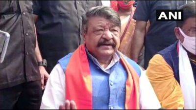 Madhya Pradesh - 'Teri gaali suni, ab tujhe…' BJP leader Kailash Vijayvargiya's joke with ex-Congress leader goes viral | Watch - livemint.com