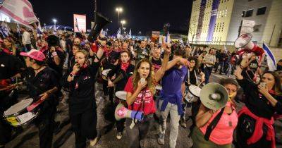 Israelis Stage Largest Protest Since War Began To Increase Pressure On Netanyahu