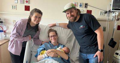 Bill - Gretchen Whitmer - Michigan ends ban on surrogacy contracts - nbcnews.com - state Michigan