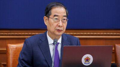 Lawrence Richard - South Korea's prime minister and top presidential officials resign en masse - foxnews.com - South Korea