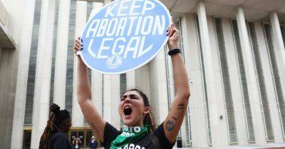 Alanna Vagianos - Democrats Say Florida’s 6-Week Abortion Ban Is A ‘Reality Check’ Ahead Of November - huffpost.com - state Florida