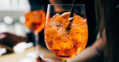 Julie Kendrick - The 1 Very American Thing We Do Wrong When Drinking An Aperitivo - huffpost.com - Usa - Italy - city Chicago
