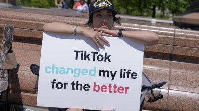 Donald Trump - US banning TikTok? Your key questions answered - apnews.com - Usa - city Beijing - Russia - state Oregon