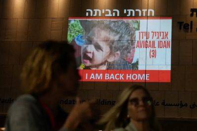 Joe Biden - Jake Sullivan - AAMER MADHANI - Biden meets 4-year-old Abigail Edan, an American who was held hostage by Hamas - independent.co.uk - Usa - Israel - Palestine