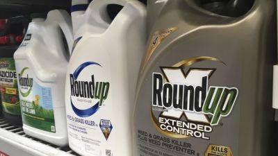 Bill - Missouri House backs legal shield for weedkiller maker facing thousands of cancer-related lawsuits - apnews.com - state Iowa - state Missouri - state Idaho - county St. Louis - city Memphis - city Jefferson City, state Missouri