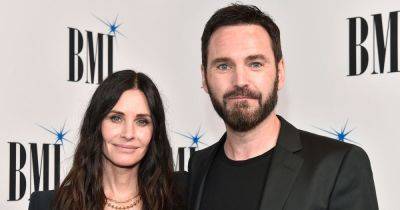 Courteney Cox Recalls 'Intense' Moment Her Fiancé Broke Up With Her During Therapy