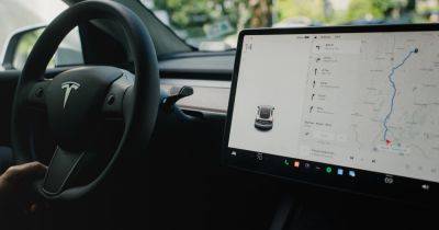Auto Safety Regulator Investigating Tesla Recall of Autopilot - nytimes.com - Usa