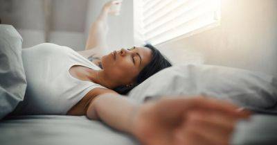 Leigh Weingus - The 1 Thing Sleep Doctors Never, Ever Do In The Morning - huffpost.com
