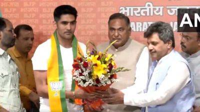 ‘Main galat ko galat…’: Boxer and ex-Congress leader Vijender Singh on wrestlers protest after joining BJP