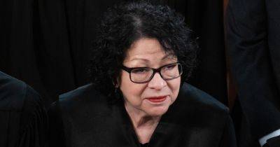 Donald Trump - Barack Obama - Sara Boboltz - Sonia Sotomayor - Richard Blumenthal - Ruth Bader Ginsburg - Justice Sonia Sotomayor - Sheldon Whitehouse - Top Democrats Hope Sotomayor Learns Lesson From Ginsburg's Death: Report - huffpost.com - Usa - county White - state Hawaii
