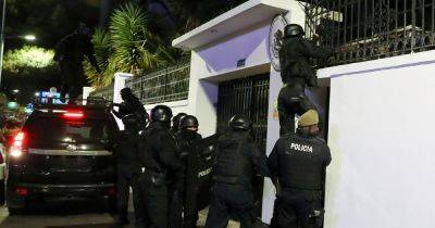 Mexico Breaks Diplomatic Ties With Ecuador After Police Storm Embassy - huffpost.com - Mexico - Ecuador - city Vienna