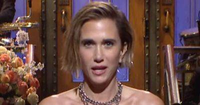 Celebrities Crash Kristen Wiig's 'Five-Timers Club' Party In 'SNL' Monologue