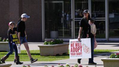 Bill - Katie Hobbs - Kris Mayes - Arizona’s Democratic leaders make final push to repeal 19th century abortion ban - apnews.com - state Arizona