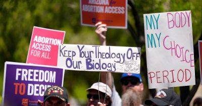 Alanna Vagianos - Katie Hobbs - Kris Mayes - Arizona Legislature Passes Repeal Of 1864 Abortion Ban - huffpost.com - state Arizona