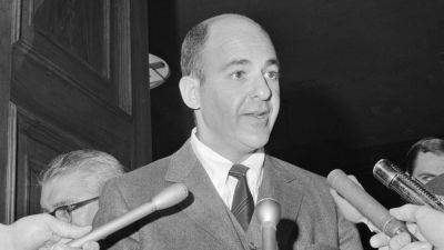 John F.Kennedy - Dr. Cyril Wecht, celebrity pathologist who argued more than 1 shooter killed JFK, dies at 93 - apnews.com - state Pennsylvania - state Texas - county Dallas - state Alabama - Montgomery, state Alabama - county Allegheny