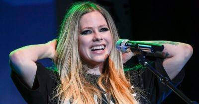 Carly Ledbetter - Avril Lavigne Sounds Off On 'Dumb' Conspiracy Theory She Just Can't Shake - huffpost.com - Australia