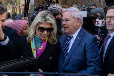 Bob Menendez - Fred Daibes - Nadine Menendez - Katie Hawkinson - Wael Hana - Bob ‘Gold Bars’ Menendez reveals wife Nadine’s cancer diagnosis one day after blaming her for bribery charges - independent.co.uk - Egypt - state New Jersey