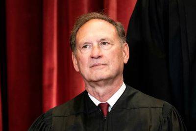 Ariana Baio - Samuel Alito - Justice Samuel Alito - Supreme Court Justice Samuel Alito ‘sold off shares of Bud Light during right-wing boycott’ - independent.co.uk - Usa
